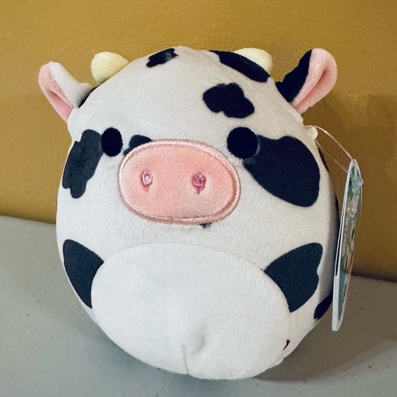 Nwt 5" Colin the Cow  Squishmallow USA Walgreens Exclusive - Picture 3 of 4